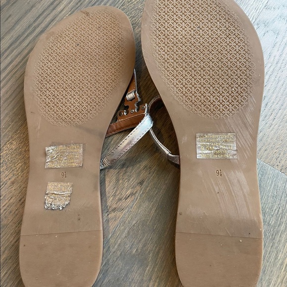 Tory Burch flip flop sandal - Picture 3 of 3
